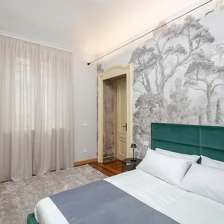 5 Minutes From Via Roma - With Smart Tv Apartment