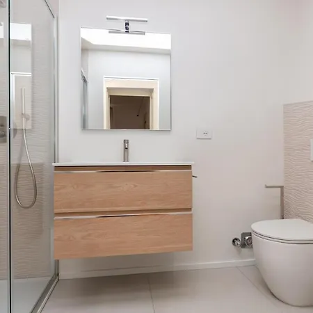 5 Minutes From Via Roma - With Smart Tv
